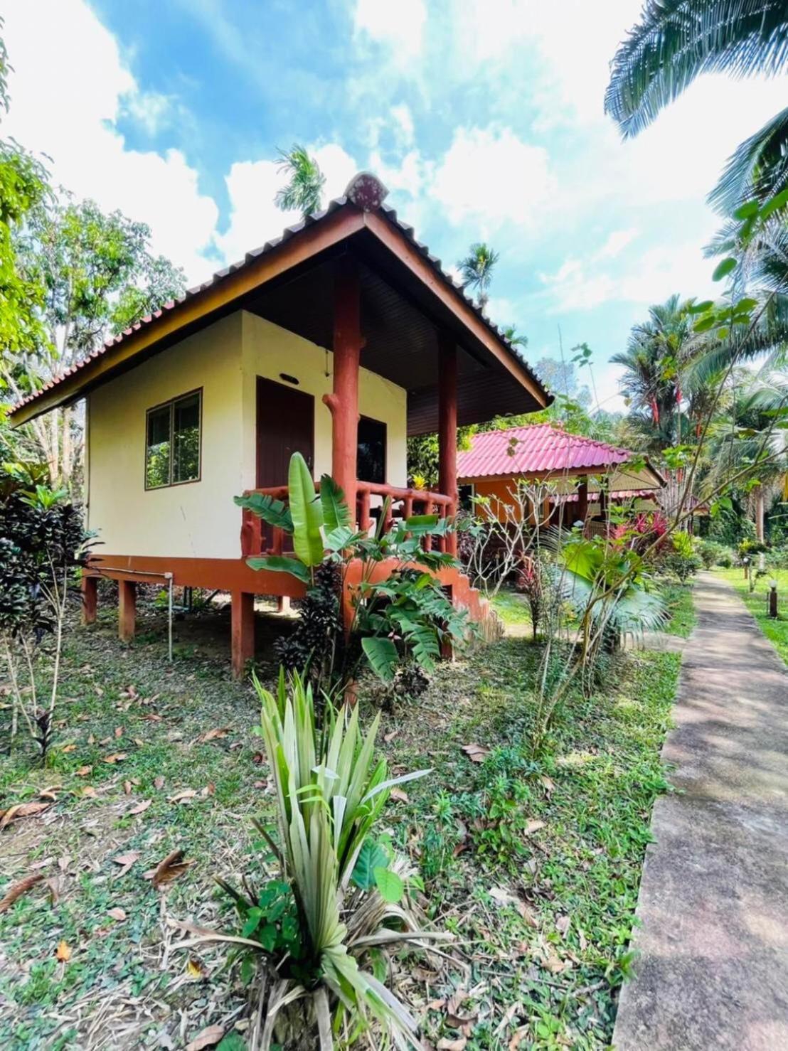 Khao Sok Nung House Hotel Khao Sok National Park Buitenkant foto
